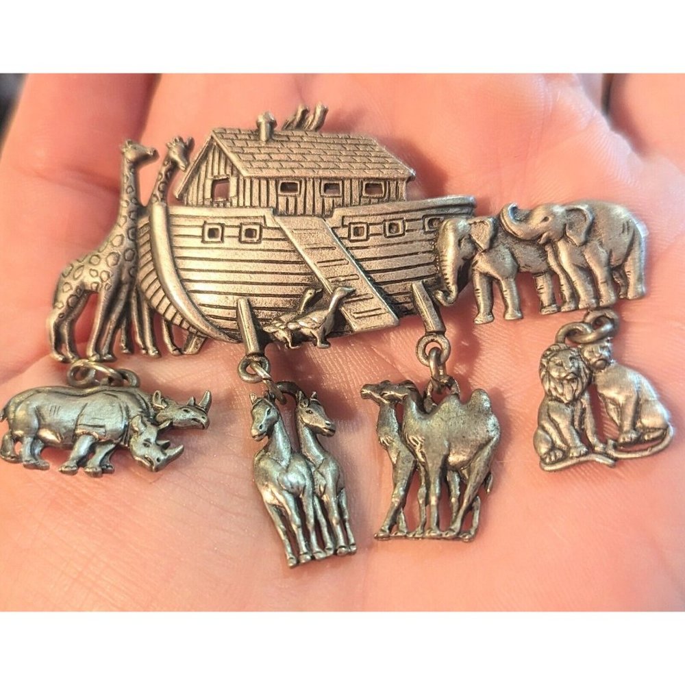 Vintage Noah's Ark Bible Christianity Brooch Pin Silver Tone Metal Signed JJ - Picture 5 of 6
